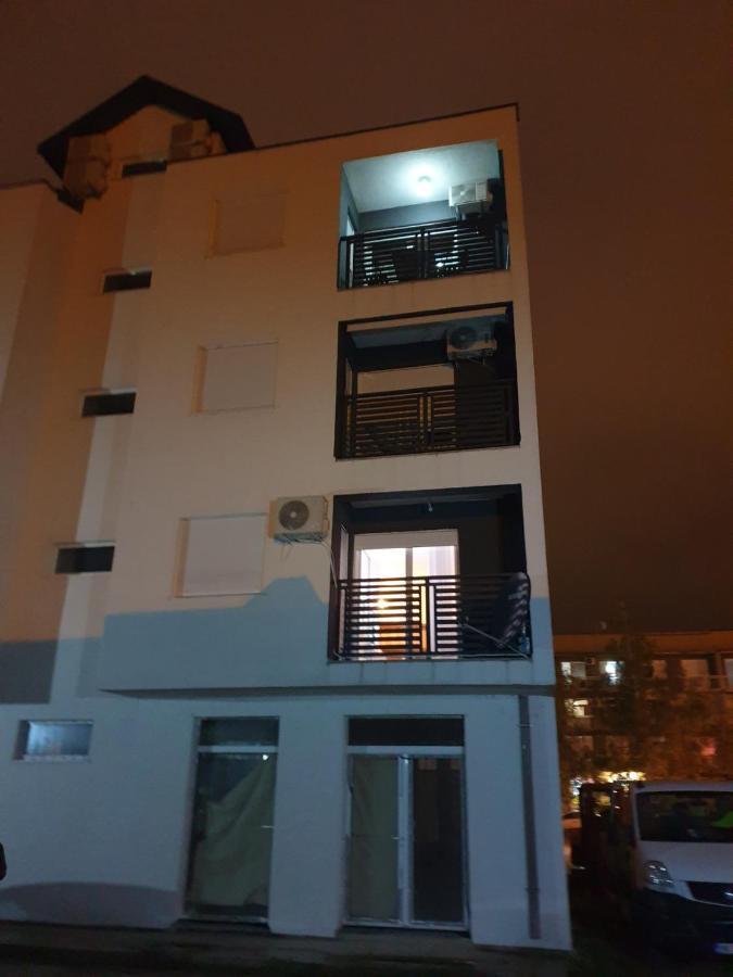 Stan Na Dan Niksic Apartment Екстериор снимка